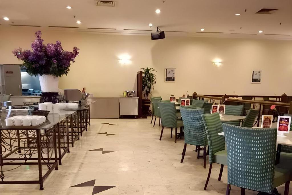Kuala Lumpur International Hotel Экстерьер фото